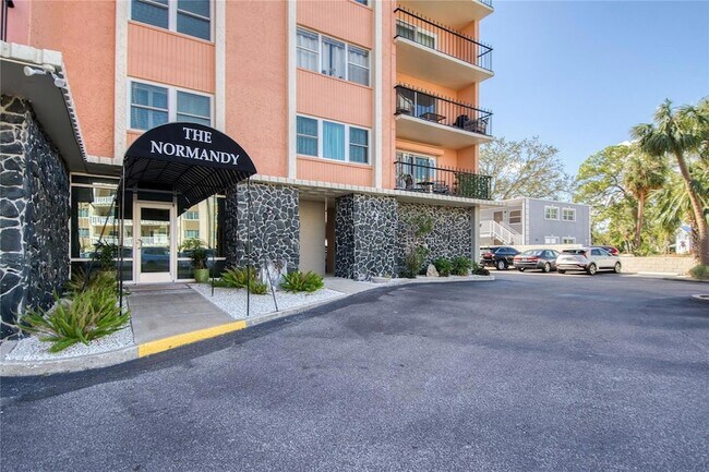 Photo - 1120 N Shore Dr NE Unit 301