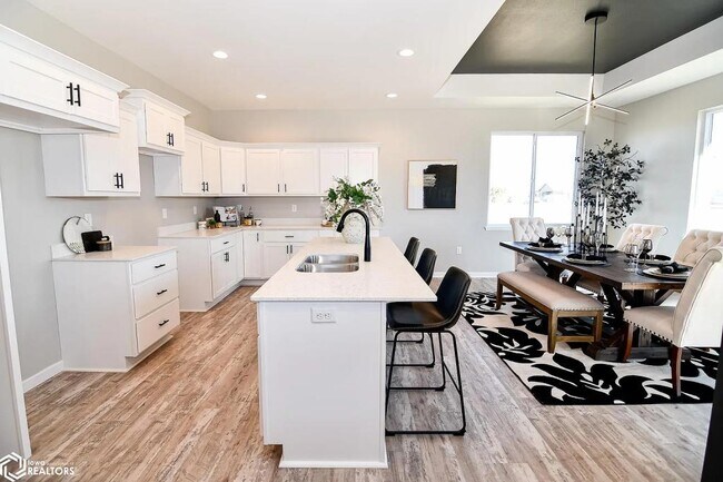 Photo - 2505 N Terrace Dr