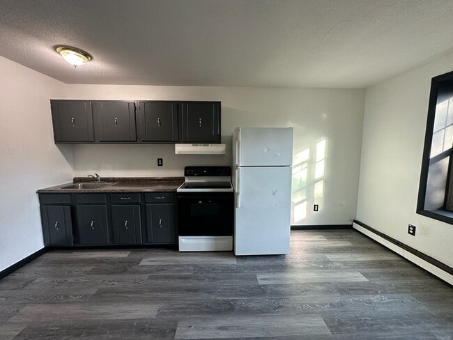 Building Photo - 1660 E Main St Unit 4L Rental