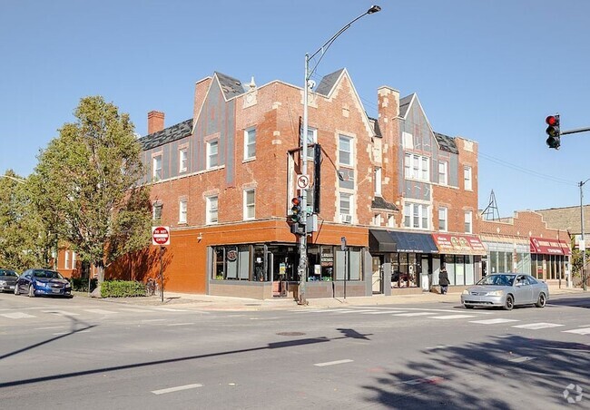 Building Photo - 2807 N Kilbourn Ave Unit 2N Rental