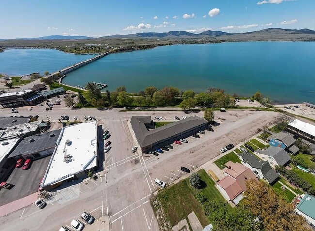 Photo - Condo located near the lake- Available NOW until July 31st, 2026. Available again September 1st, ...