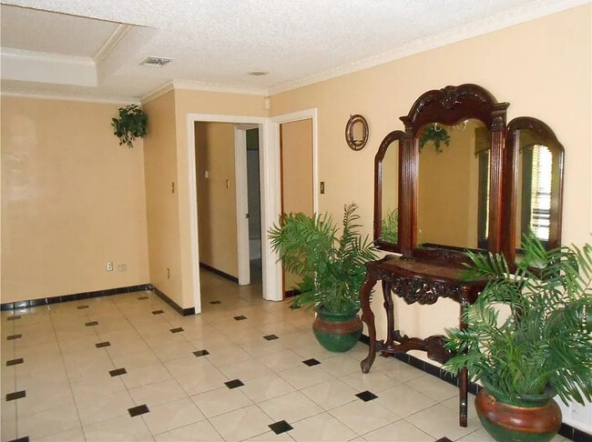 Photo - 4932 Longwood Ct