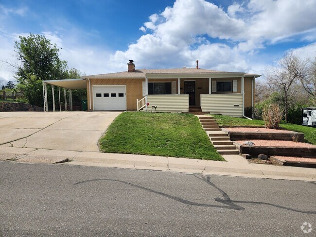Building Photo - Spacious & Updated Home in Lakewood's Prem...