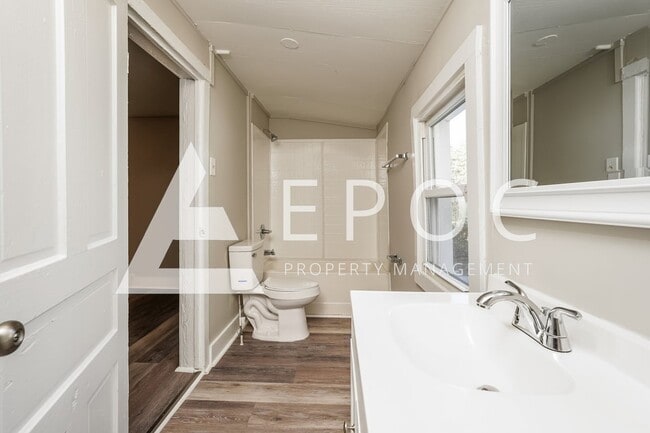 Photo - 1604 NE 22nd St