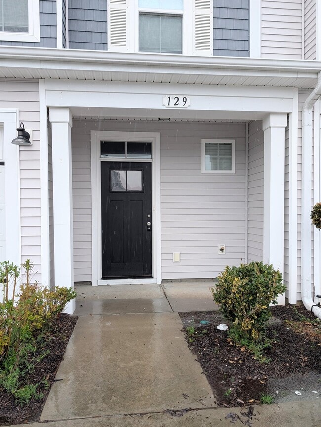 Photo - 129 Goldenrod Cir