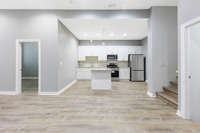 Photo - 2800 S Saint Louis Ave Unit 1F