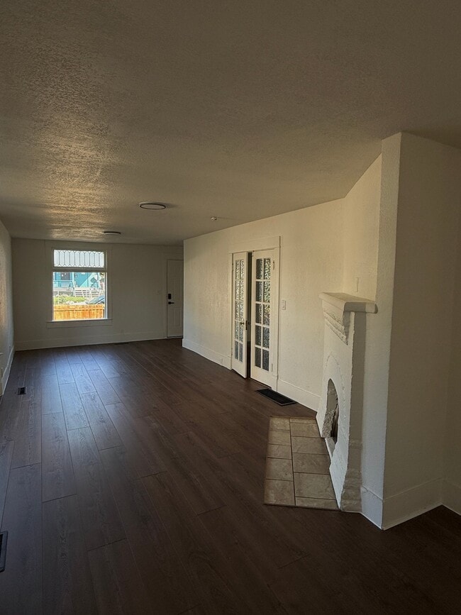 2401 W Dean Ave Unit 1