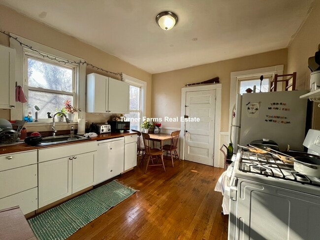 Photo - 803 Parker St Unit 3