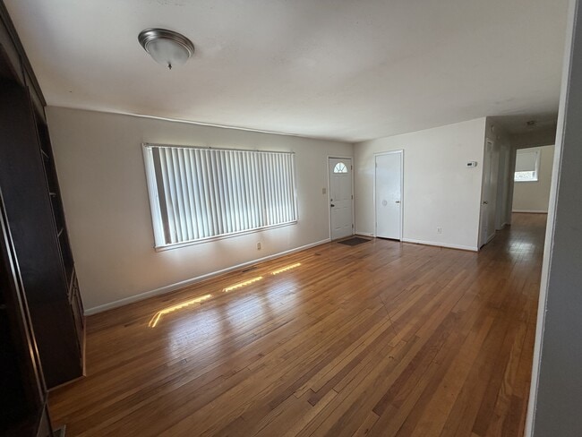 Photo - 1008 W Arlington Blvd