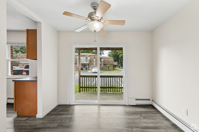 1BR, 1BA - 600SF - Dining Room