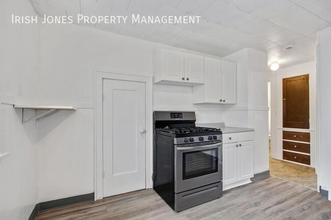 Photo - 2 Rowland Ave Unit Apt. 2