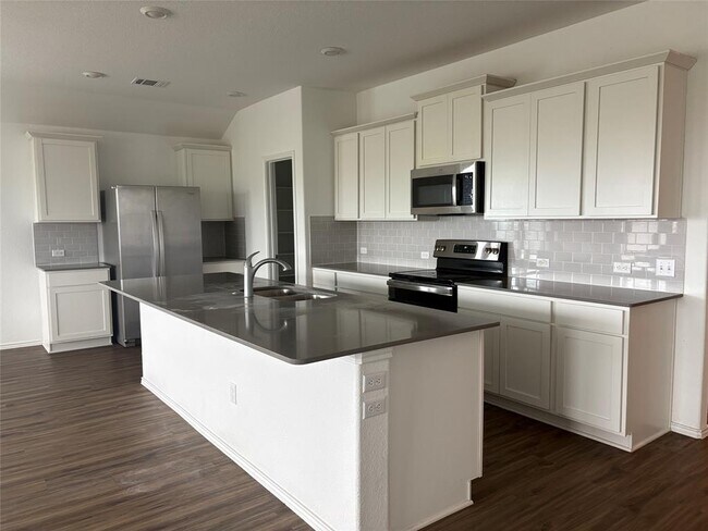 Photo - 223 Chickasaw Ln