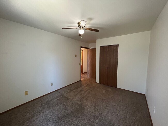 Prairie Village Apartments