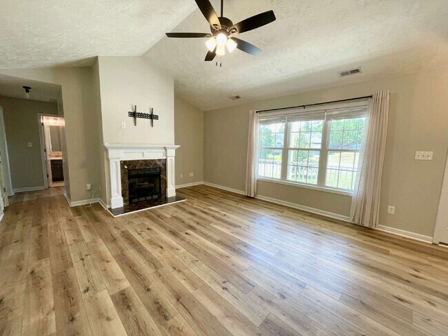 Photo - 3-Bed, 2-Bath Nest With Bonus Room In Faye...