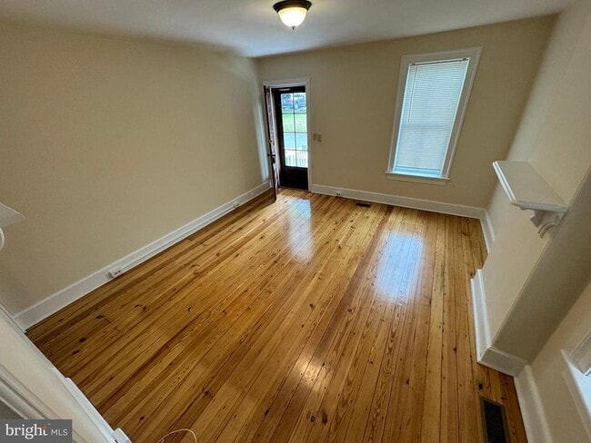 Photo - 26 N Congress St