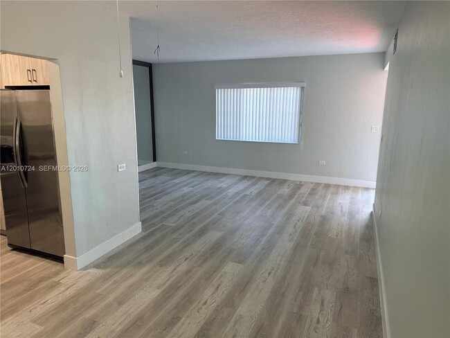 Photo - 2424 SW 12th St Unidad 1