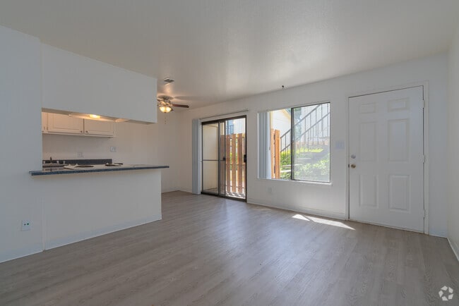 1BR, 1BA - 600SF - Living Room - Walnutwood Apartments