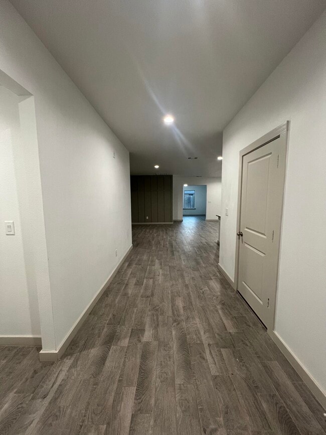 Photo - 10518 Aberdeen Ave