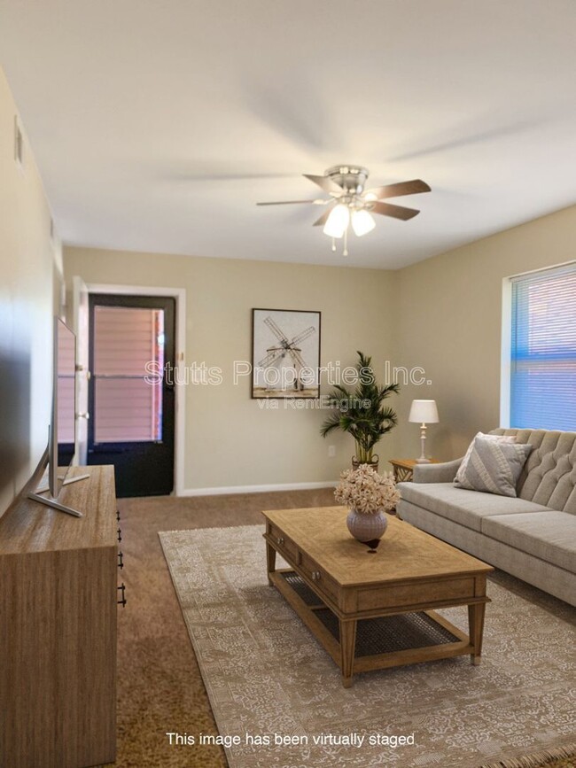 Building Photo - 900 N Montgomery Ave Unit 201