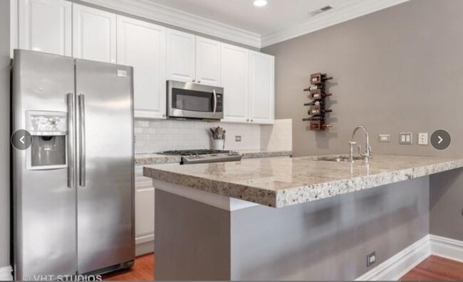 Photo - 823 W Lill Ave Unit 2W