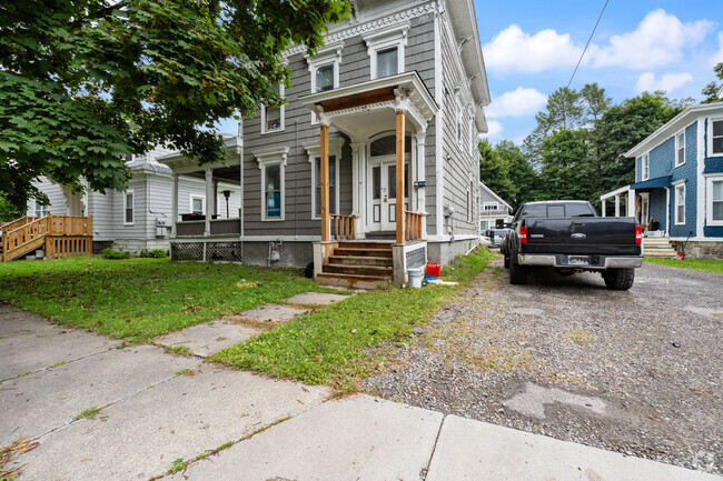 Building Photo - 11 Reynolds Ave Rental