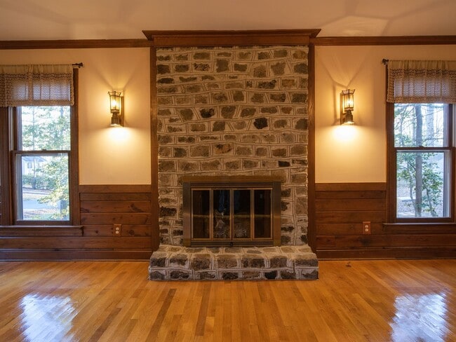 Photo - 4266 Roundhill Dr