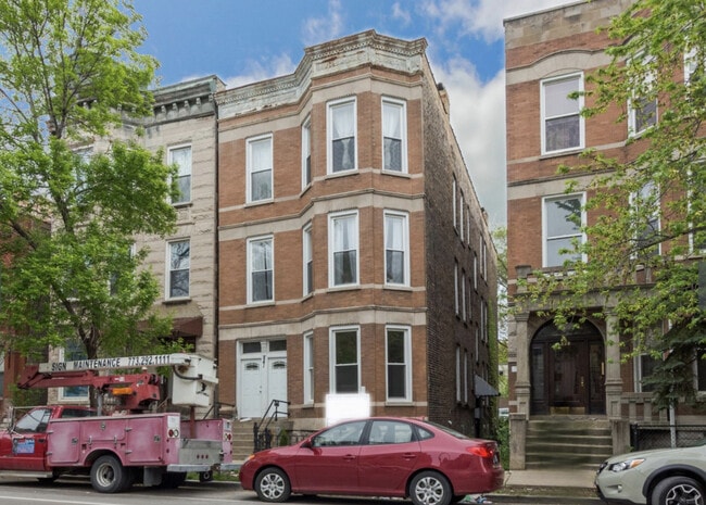 Building Photo - 841 N Damen Ave Unit 3F Rental