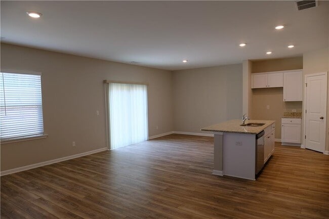 Photo - 4237 Waxwing St