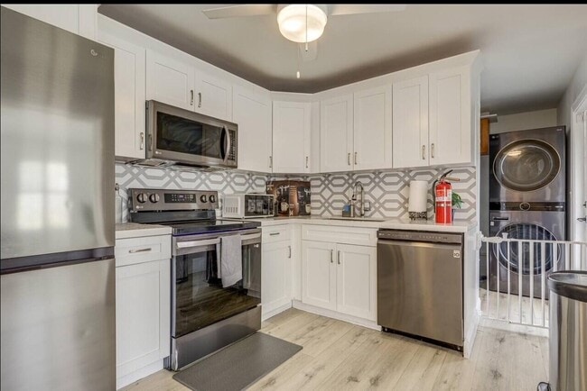 Photo - 4295 Crestdale St