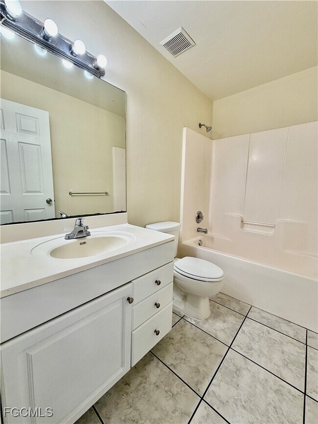 Photo - 4739 28th St SW