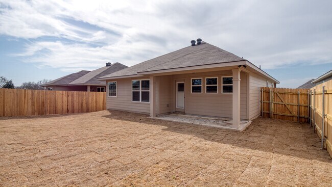 Photo - 517 Fallbrook Dr