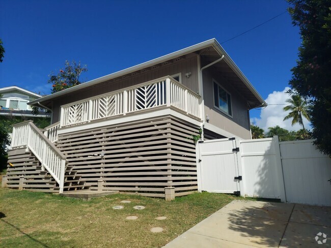 Building Photo - Pet Friendly Kailua House