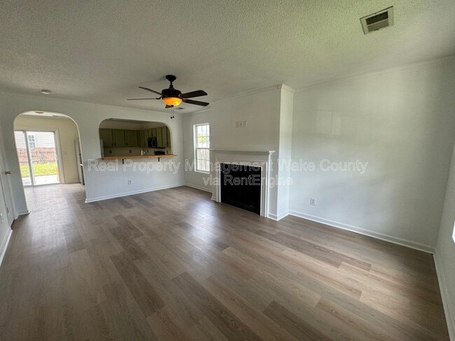 Photo - 2 Bellmore Ct