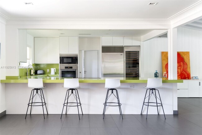 Photo - 501 NE 51st St