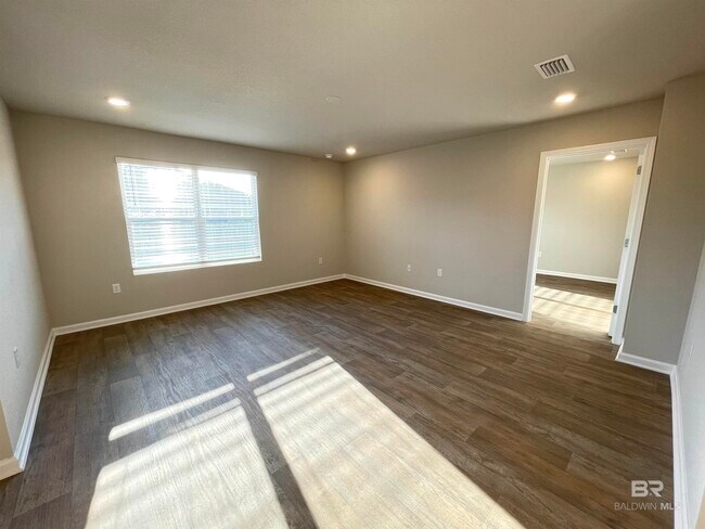 Photo - 20615 Mercury Dr