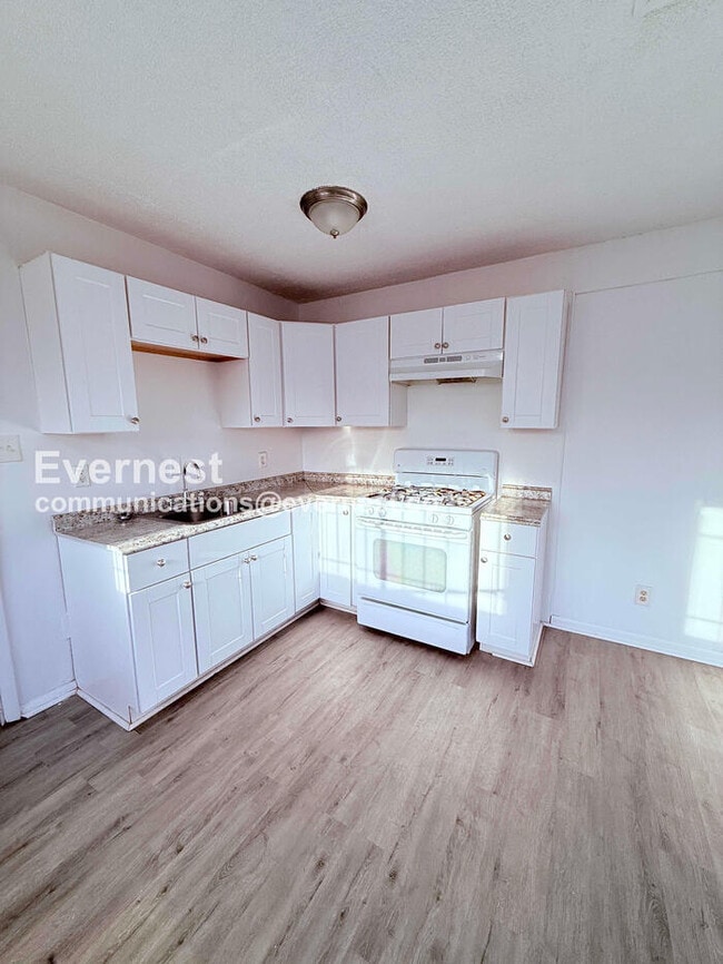 Photo - 14439 Kent St