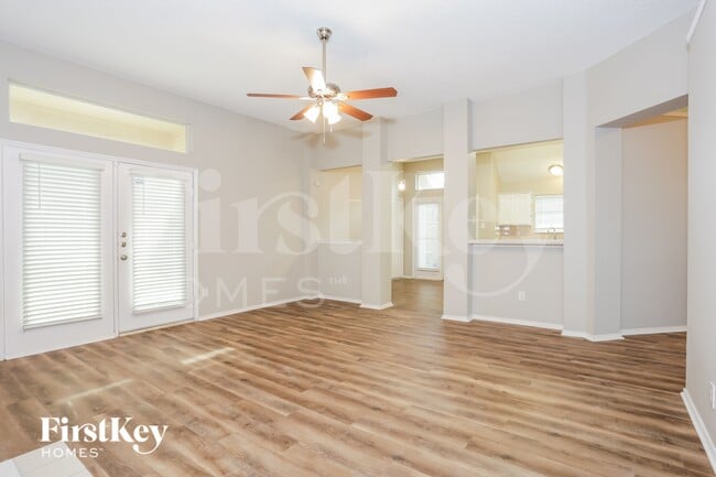 Photo - 925 Parkwood Trail