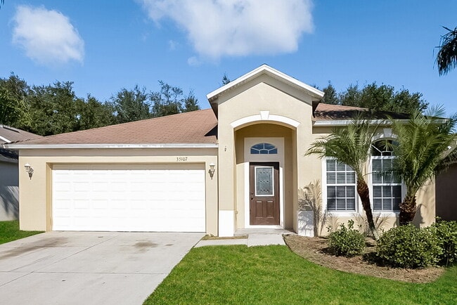 Building Photo - 35107 Meadow Reach Dr