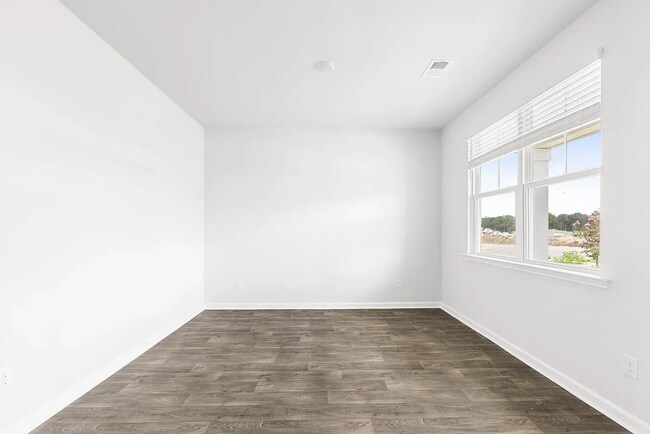 Photo - 201 N Lgt Wy