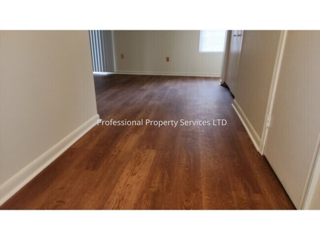 Photo - Beautiful 3 Level Garage Townhome Convenient Location!