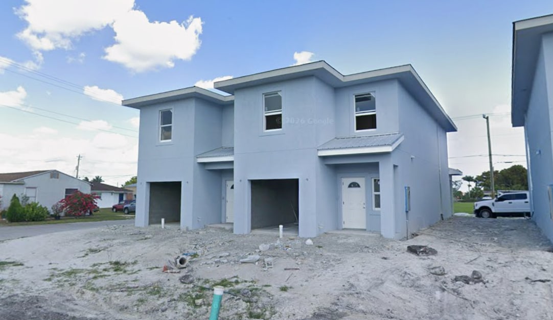 Photo - 173 NE 1st St