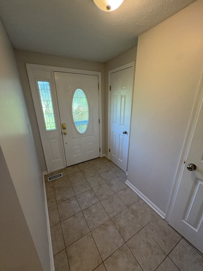 Photo - 778 Woodlyn Dr S