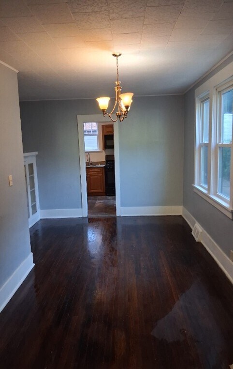 Photo - 182 Provost Rd