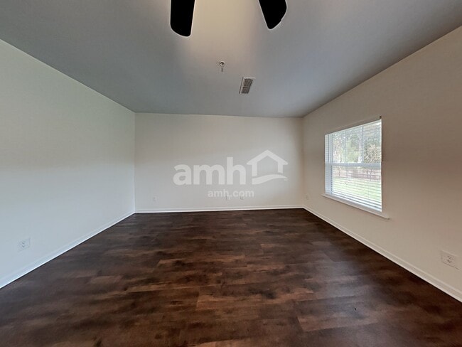 Photo - 108 Windyhill St