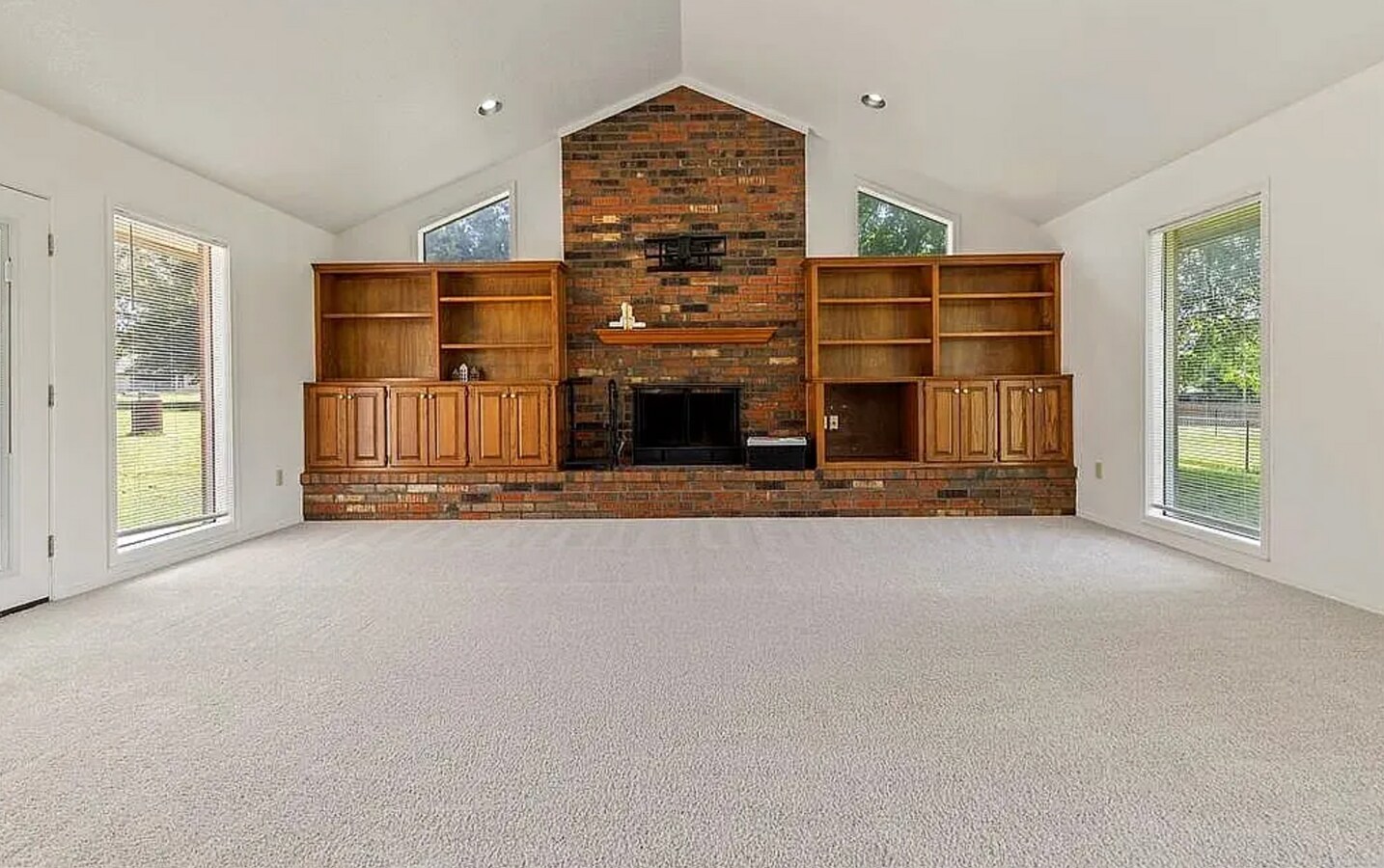 Photo - 57 Serenada Ln