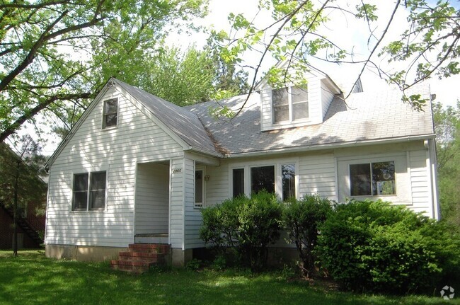 Building Photo - Country Living!- Jessup, MD Rental