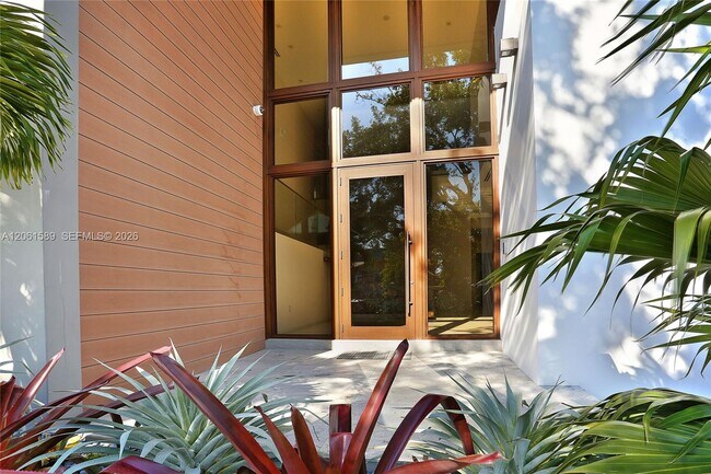 Photo - 121 Buttonwood Dr