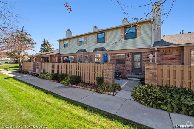 Building Photo - 2011 Vine Way Dr Rental
