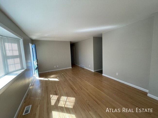 Photo - 4502 Moffat Ln House