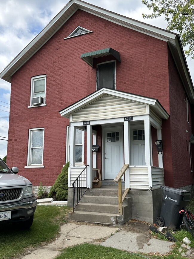 Building Photo - 11 LLC 5209-5211 North Catherine Street Unit 5209 Rental